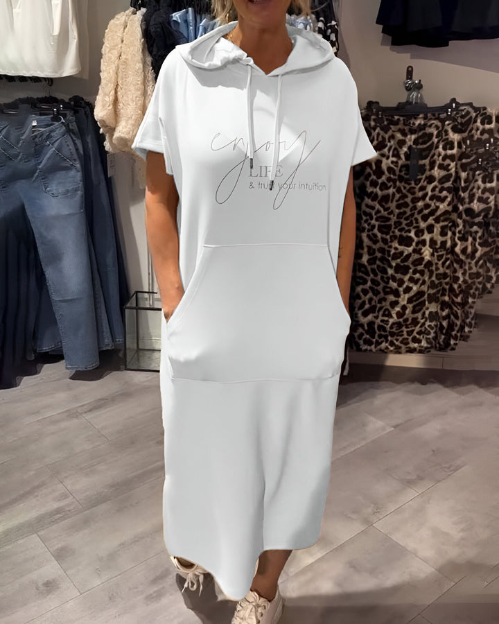 Klara - Lässiges Kleid mit Kapuze und femininer Passform