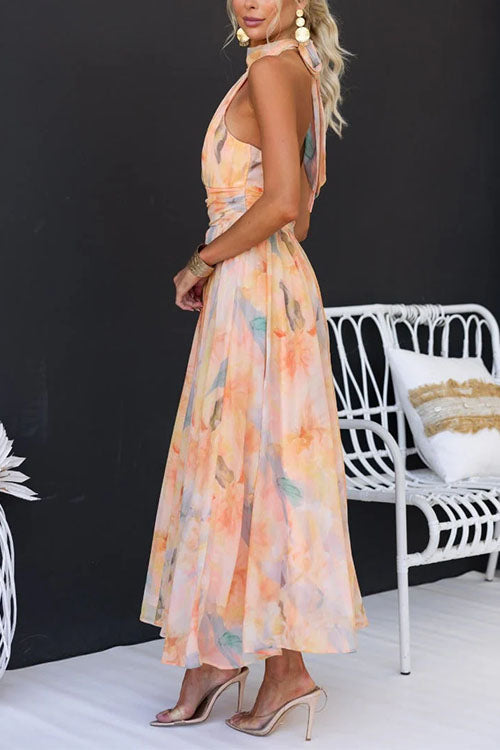 Iris - Langes Kleid mit Aquarellmuster, Halterneck und offenem Rücken