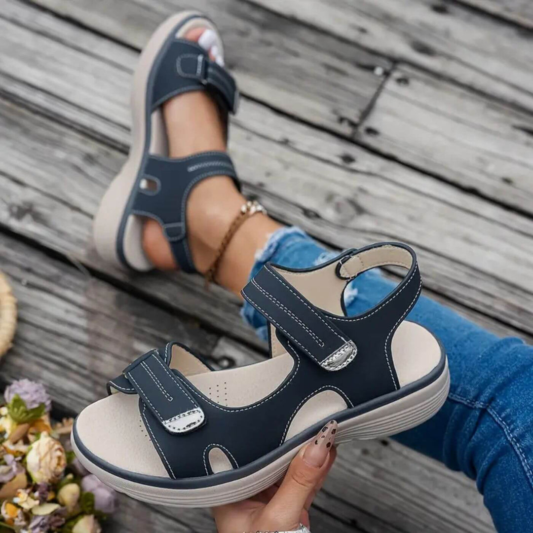 Rita - Bequeme Sandalen mit Keilabsatz und Riemchen