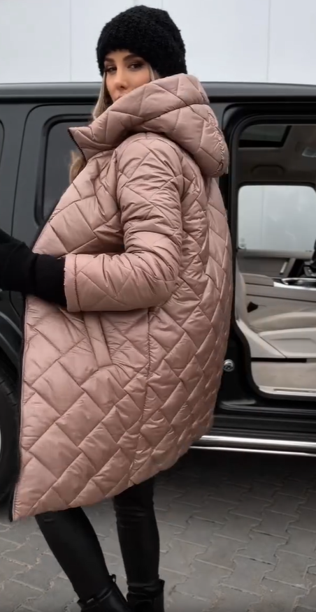 Joelle - Elegante gesteppte Daunenjacke mit Kapuze